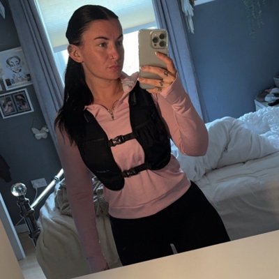 Areia Onillon headshot